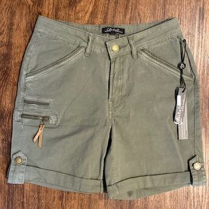 Charlie Cotton Army Green Women’s Mid-Rise Shorts, Size 2, NWT